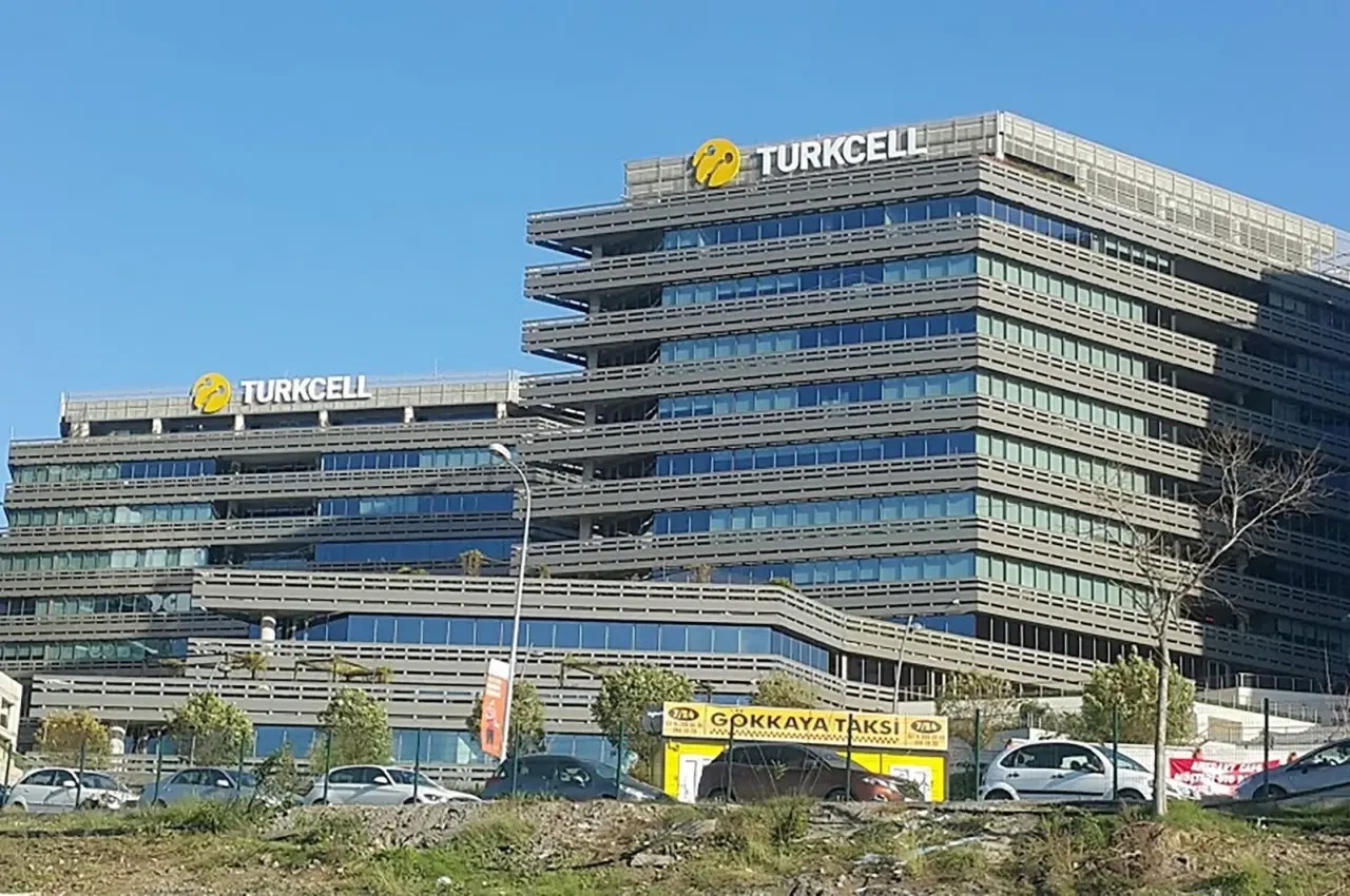Turkcell Ukrayna’dan Sessiz Sedasız Çekildi! Satış Bedeli Dudak Uçuklattı