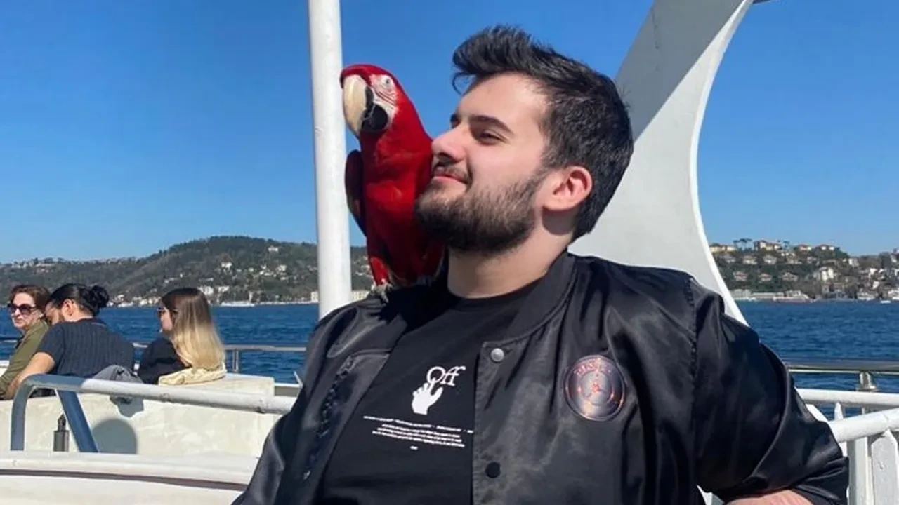 ‘Jrokez’ Olarak Bilinen Oğuzhan Dalkıran Balkondan Düşerek Hayatını Kaybetti