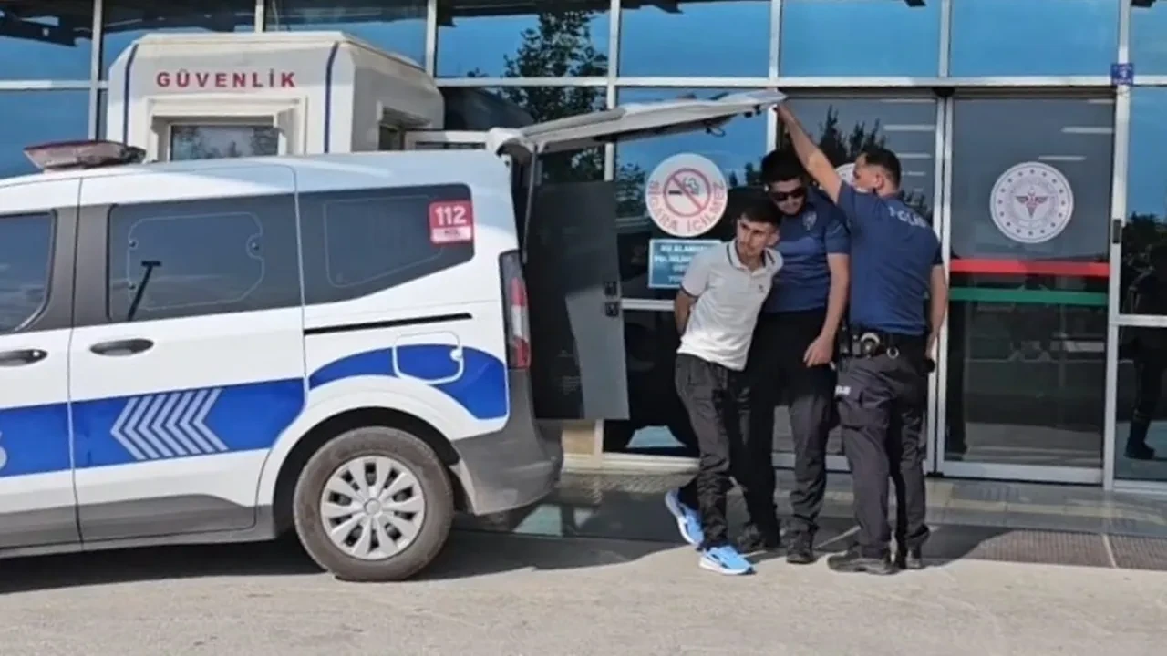 Çorum'da Berberde Karşılaştığı Husumetlisini Silahla Yaralayan Kişi Tutuklandı