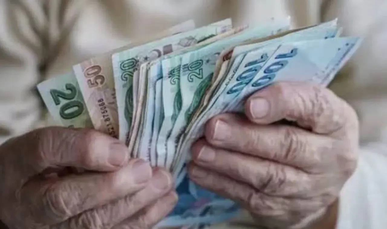 Emeklilere Büyük Promosyon Fırsatı: Çift Ödeme Alma Formülü Ortaya Çıktı