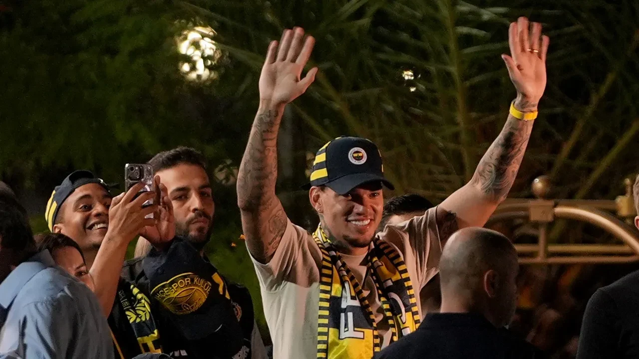 Fenerbahçe Kaleci Ederson Transferini Bitirdi: İstanbul’a Ayak Bastı