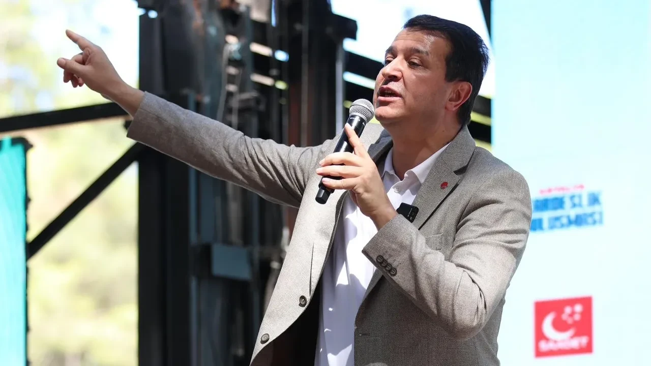 Saadet Partisi Genel Başkanı Mahmut Arıkan’dan Cumhurbaşkanı Erdoğan’a “Dostum Trump” Göndermesi