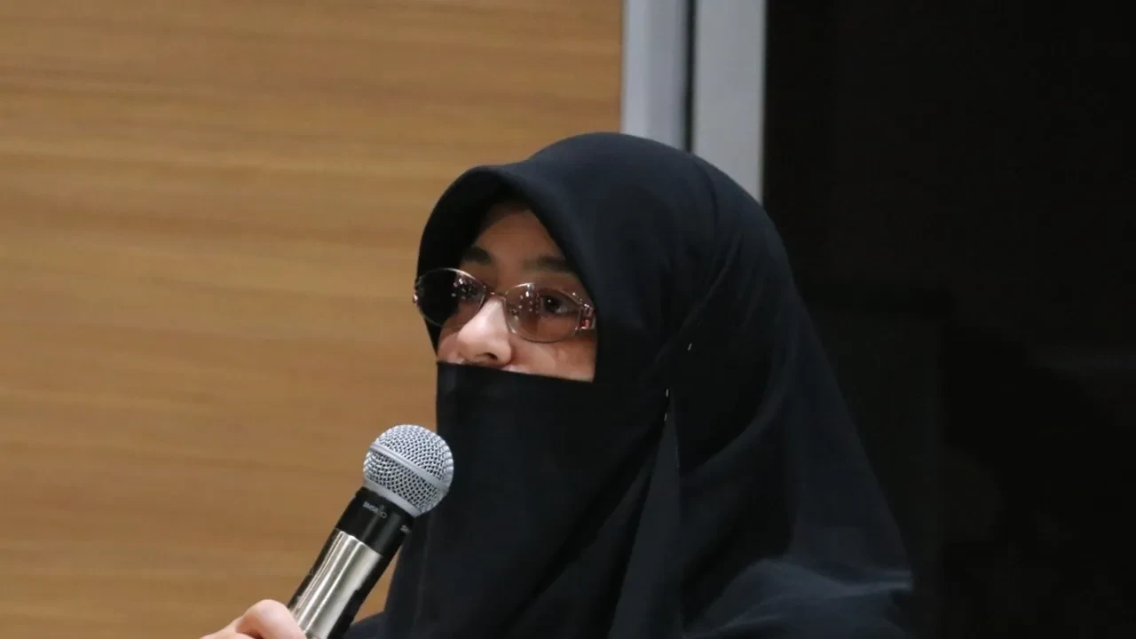 HÜDA PAR’lı Aynur Sülün: Aileyi Yıkacak Yasalar Ve Projeler Dayatılıyor