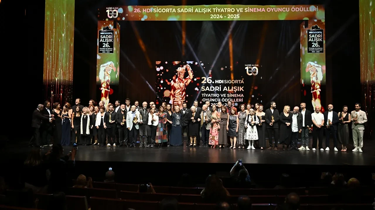 Sadri Alışık Sinema ve Tiyatro Ödülleri Sahiplerini Buldu