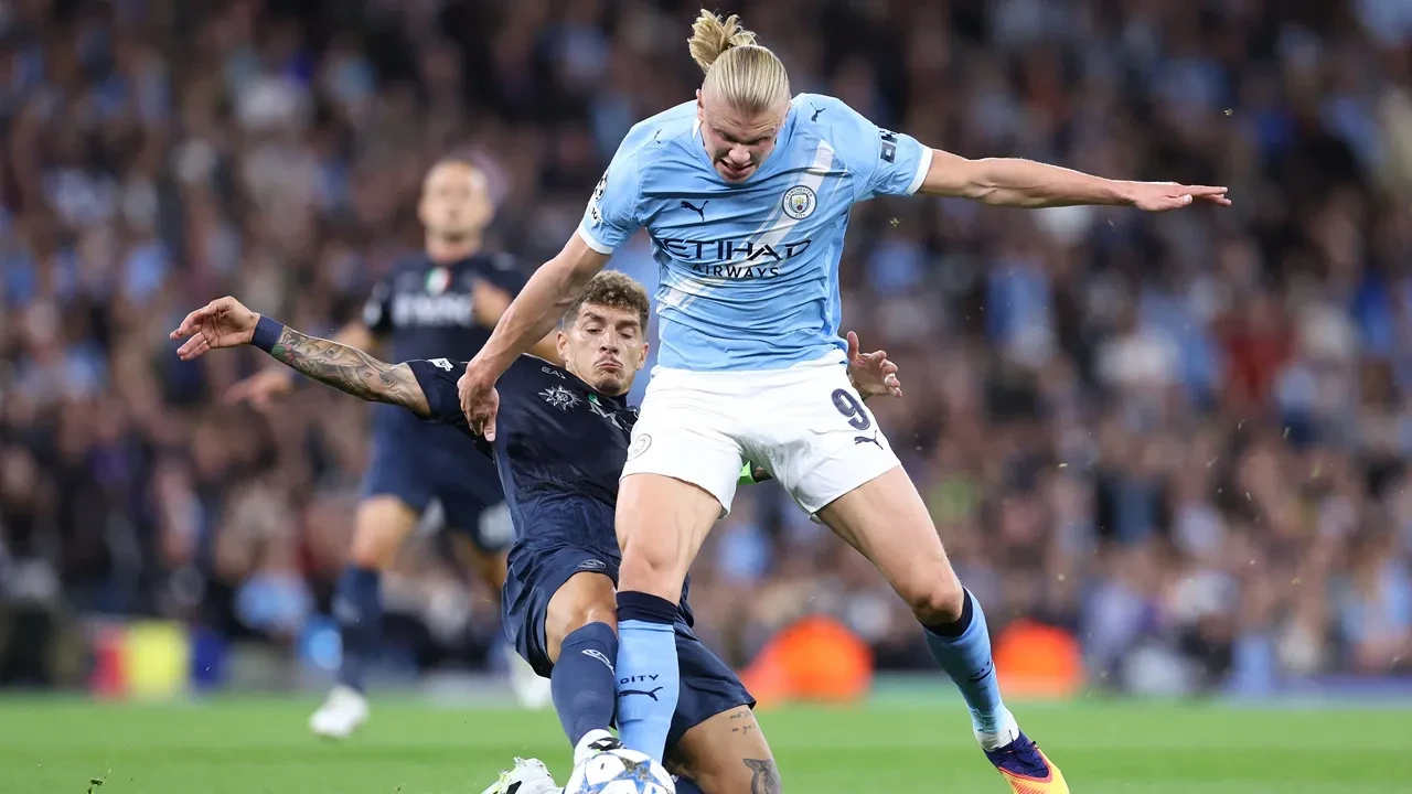 Manchester City, 10 Kişi Kalan Napoli’yi 2-0 Yendi: Erling Haaland Tarihe Geçti