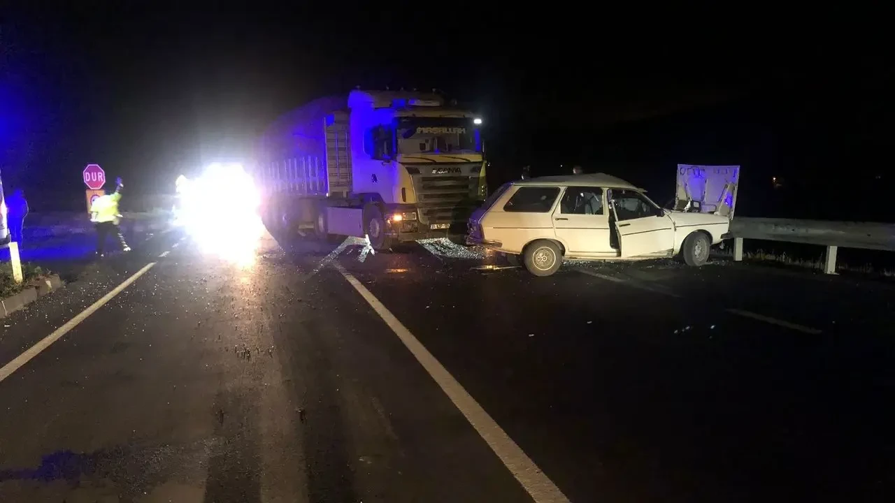 Amasya'da Tır İle Çarpışan Otomobilin Sürücüsü Öldü