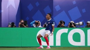 Fransa İsveç'i 3-0'la Geçti