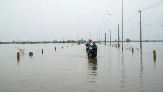 Sel ve Toprak Kaymasında 18 Kişi Öldü