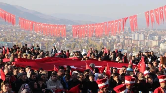 Erzurumlular Aziziye Destanı’nın 148. Yılında “Ecdada Saygı” İçin Yürüdü