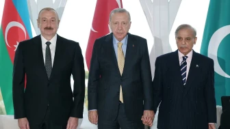 Cumhurbaşkanı Erdoğan, İlham Aliyev ve Şahbaz Şerif İle Görüştü