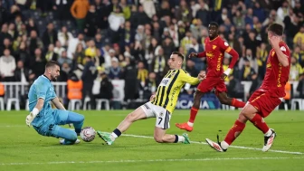 Fenerbahçe'ye Kadıköy'de Şok: Göztepe İki Dakikada Gol Attı
