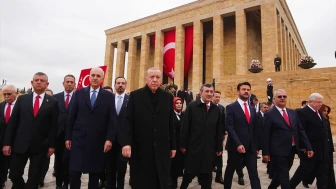 Devlet Erkanı Anıtkabir'i Ziyaret Etti