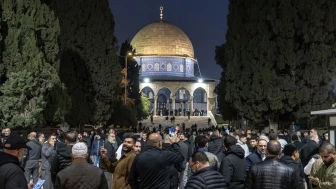 Mescid-i Aksa Bu Sabah İbadete Açıldı