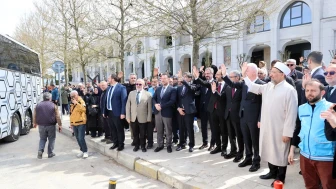 İstanbul’dan İlk Hac Kafilesi Dualarla Uğurlandı