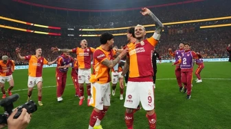 Galatasaray F.Bahçe'yi 3-0'la Geçti