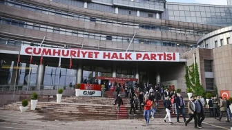 CHP'de Olağanüstü MYK Toplantısı Yapıldı