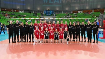 A Milli Kadın Voleybol Takımı, İtalya'ya 3-1 Mağlup Oldu
