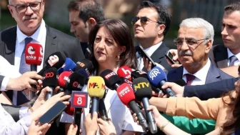 İmralı Heyeti Demirtaş ve Mızraklı'yı Ziyaret Etti