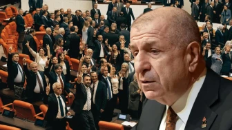 Ümit Özdağ'dan Zafer İşareti Tepkisi