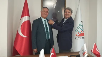 Özcan Yeniçeri Kutlu Parti'nin Sözcüsü Oldu