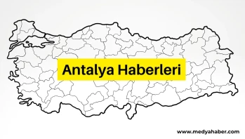 Antalya'da Tır ve İki Minibüs Çarpıştı