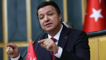 Mahmut Arıkan: Kel Başa Şimşir Tarak, Defol Git Artık Tom Barack