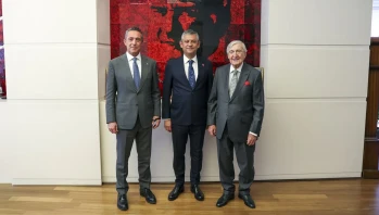 Koç Ailesi Özgür Özel'i Ziyaret Etti