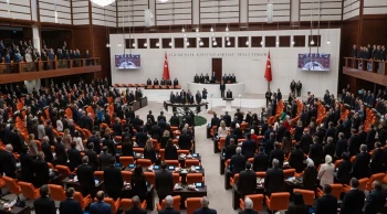 Yeni Parti Grubu Genel Kurulu Terk Etti
