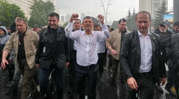 Özgür Özel’in TBMM’ye Yürüyüşüne Soruşturma