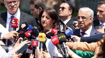 İmralı Heyeti Demirtaş ve Mızraklı'yı Ziyaret Etti
