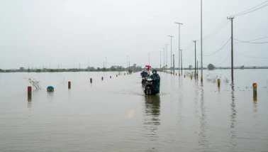 Sel ve Toprak Kaymasında 18 Kişi Öldü