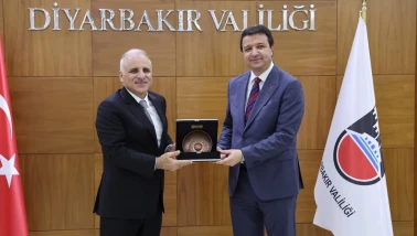Mahmut Arıkan Diyarbakır’da Valilik ve Büyükşehir Belediyesi’ni Ziyaret Etti