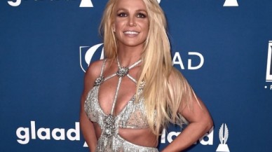 Yeni Evlenen Ünlü Şarkıcı Britney Spears,  Çıplak Fotoğraflarını Yayınlayarak Sosyal Medyada Gündem Oldu!