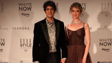 36 yaşına giren oyuncu Taner Ölmez'e,  eşi Ece Çeşmioğlu'ndan aile fotoğraflı kutlama Zaza,  Zeze,  Lolo...