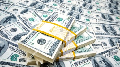 İstanbul serbest piyasada dolar 26, 0620 liradan,  euro 28, 4970 liradan güne başladı.