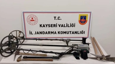 Kayseri'de İzinsiz Kazı Yapan 4 Zanlı Suçüstü Yakalandı
