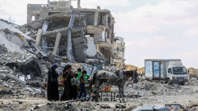 Gazze Belediyesi Ana Yolları Açma Çalışmalarını Sürdürüyor