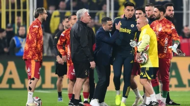 Kadıköy'de Saha İçi Karıştı, Sinirler Gerildi