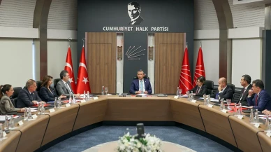 CHP’de Gölge Kabine Dönüştürüldü