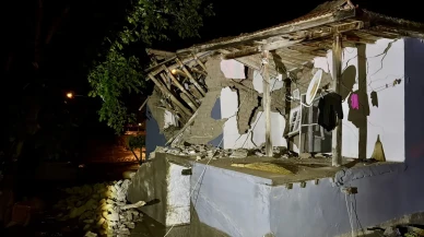 Kırşehir’de 20 Dakika Süren Sağanak Sele Neden Oldu: 1 Ev Çöktü, 3 Evde Hasar Oluştu