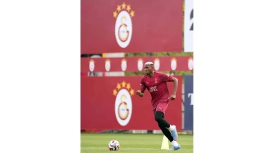 Victor Osimhen Galatasaray Formasıyla İlk Antrenmanına Çıktı