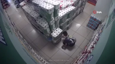 10 Yaşındaki Çocuk Market Kundakladı