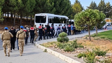 Çeşme Belediyesi’ne Operasyonda 10 Kişi Tutuklandı
