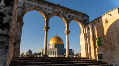 Mescid-i Aksa İbadete Açılıyor