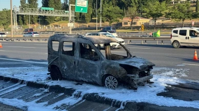 Esenyurt'ta Seyir Halindeki Araç Alev Topuna Döndü