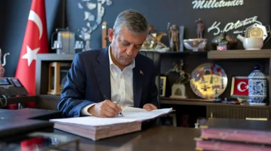 Özel ve 90 Milletvekili İstifa Etti