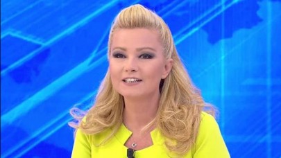 Gazeteci Müge Anlı'nın Tarzı Olay Oldu! Hep Etek veya Elbise ile Görüntülenen Anlı,  Nedenini...