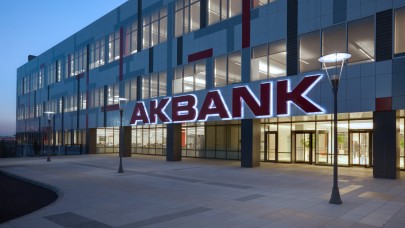 Nakde sıkışık olanların dikkatine: Akbank faizleri yüzde 1'in altına düşürdü! 31 Ağustos tarihine kadar 7 bin 500 TL,  0, 99 faiz karşılığında hesabınızda!