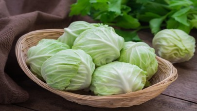 Tam bir vitamin deposu çıktı! Kışın sofranızdan eksik etmemeniz gereken ürün belli oldu! Salatası,  turşusu,  yemeği… Hepsi yapılabiliyor!