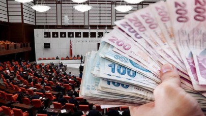 Torba yasa ne zaman Meclis'te: SSK,  BAĞ-KUR maaş zammı,  emekli seyyanen zam oranları,  emekli memurların zam oranları ne kadar oldu?
